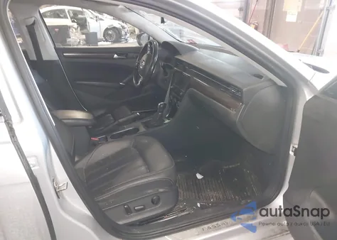 2020 Volkswagen Passat 2.0T Sel z USA, uszkodzony, nr VIN 1VWCA7A33LC027169